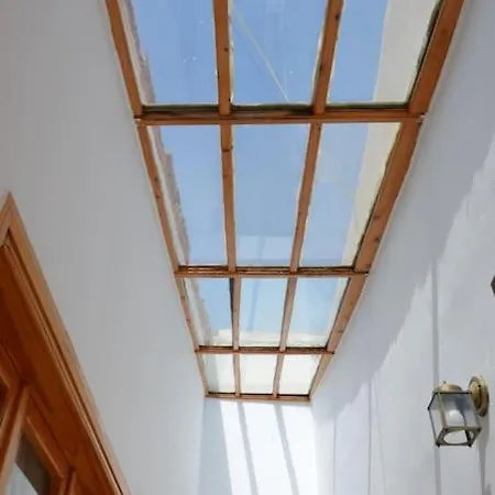 έλλη Apartment *
